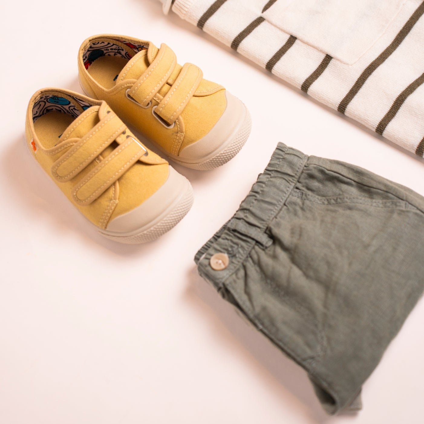 ZAPATILLAS DE LONA - MOSTAZA